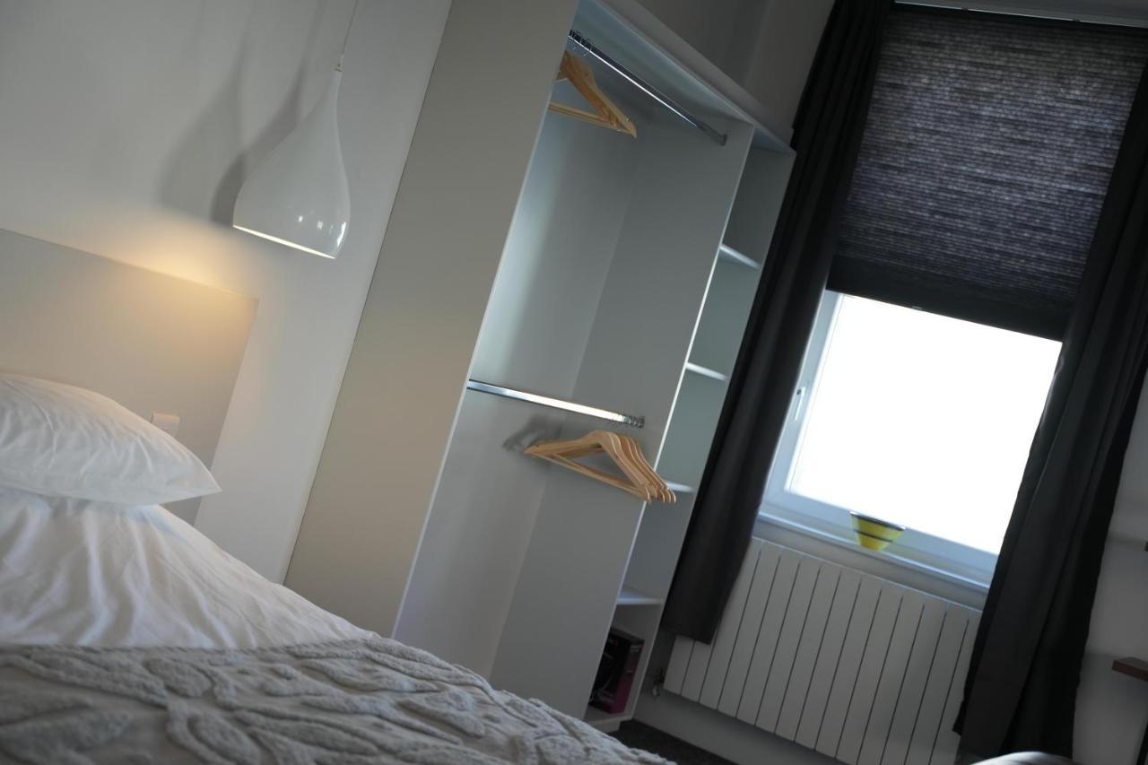 Gorgeous Comfortable Apartment On The High Street Merthyr Tydfil Esterno foto